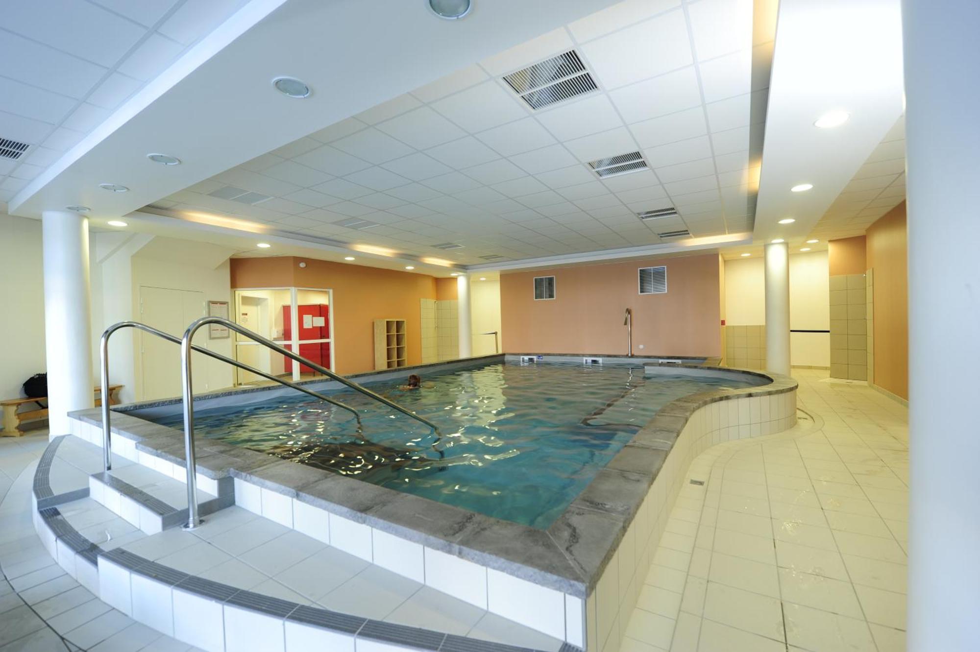 Castor & Pollux Aparthotel Ризул Екстериор снимка