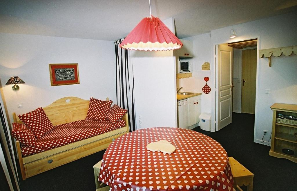 Castor & Pollux Aparthotel Ризул Екстериор снимка