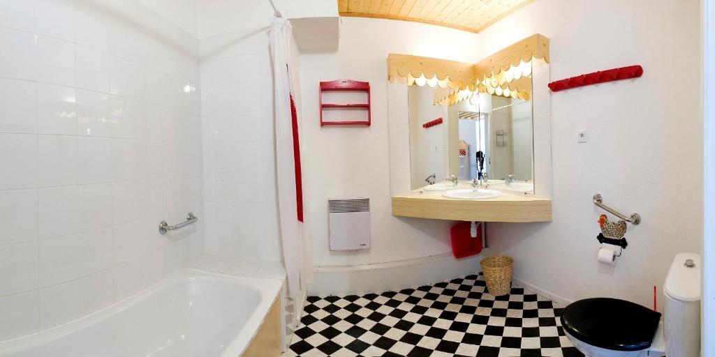 Castor & Pollux Aparthotel Ризул Екстериор снимка