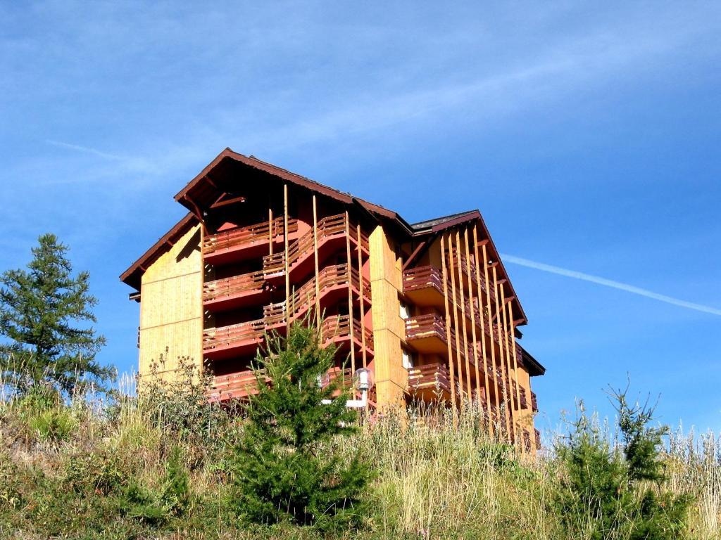 Castor & Pollux Aparthotel Ризул Екстериор снимка