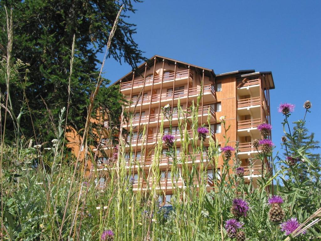 Castor & Pollux Aparthotel Ризул Екстериор снимка