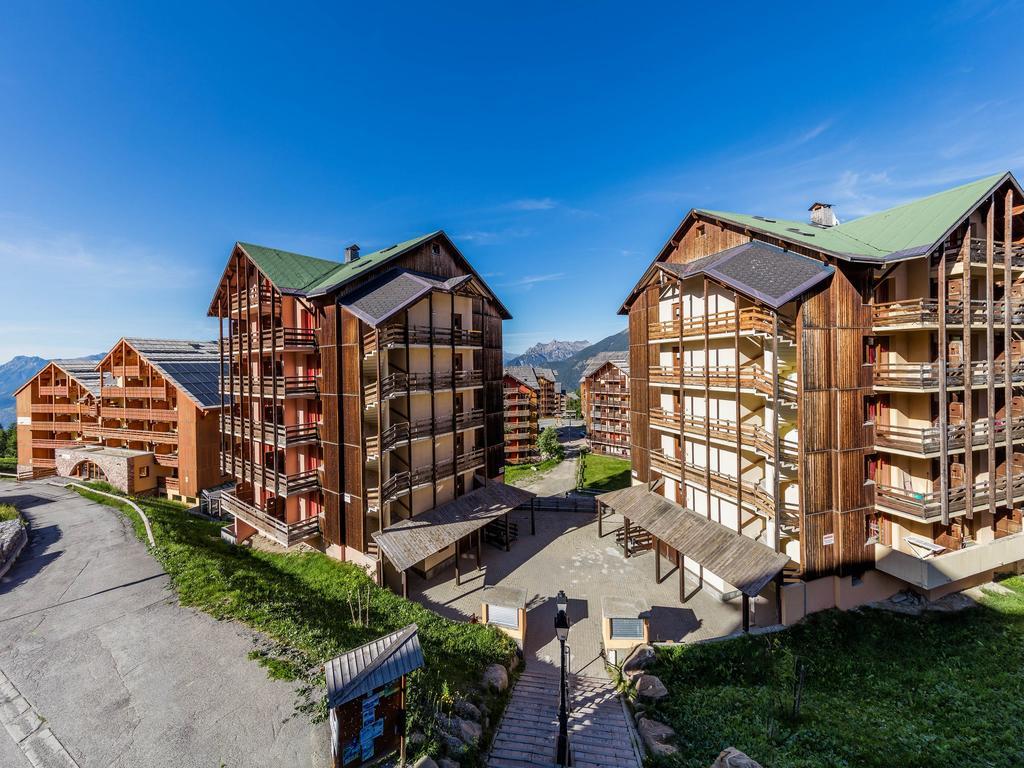 Castor & Pollux Aparthotel Ризул Екстериор снимка