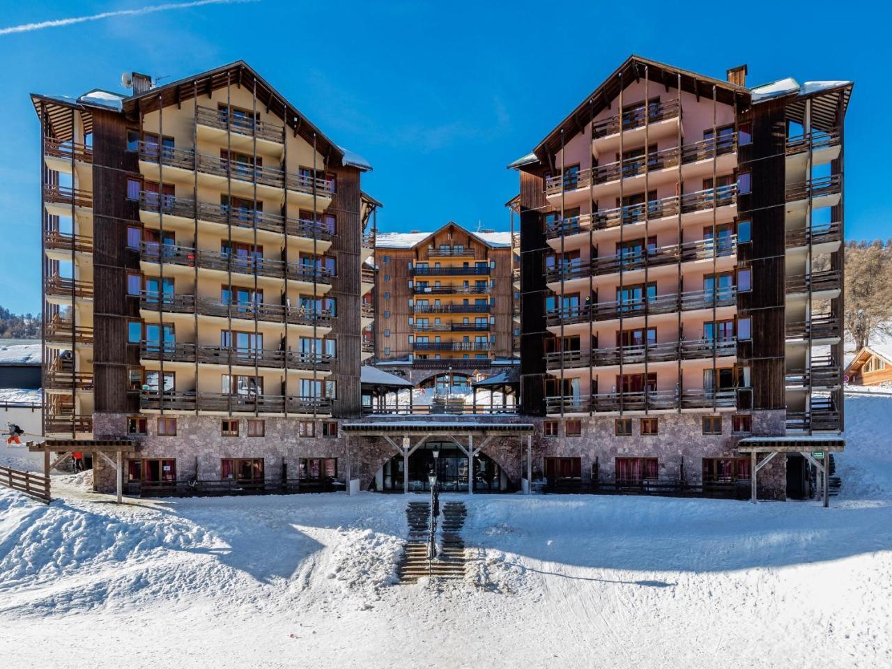 Castor & Pollux Aparthotel Ризул Екстериор снимка